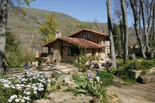Casa Rural La Casa Del Bosque Navaconcejo Eksteriør billede