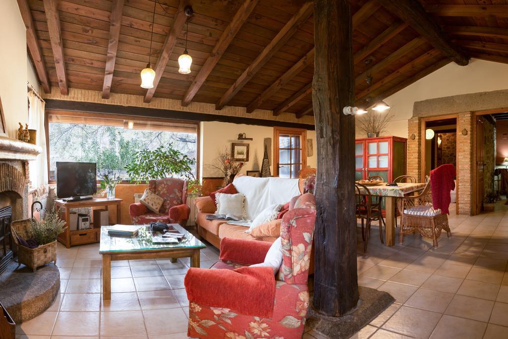 Casa Rural La Casa Del Bosque Navaconcejo Eksteriør billede