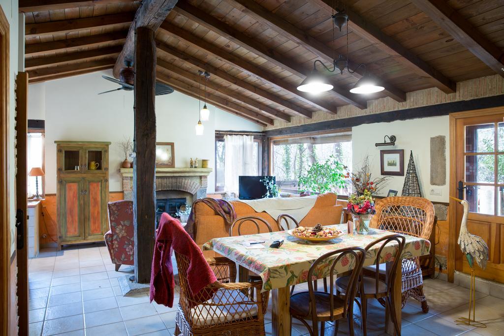 Casa Rural La Casa Del Bosque Navaconcejo Eksteriør billede