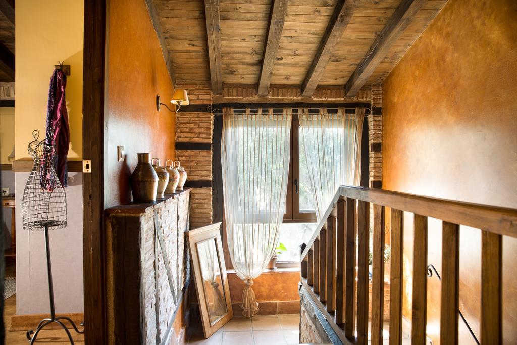 Casa Rural La Casa Del Bosque Navaconcejo Eksteriør billede