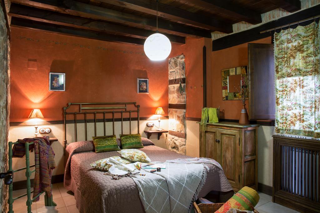 Casa Rural La Casa Del Bosque Navaconcejo Eksteriør billede